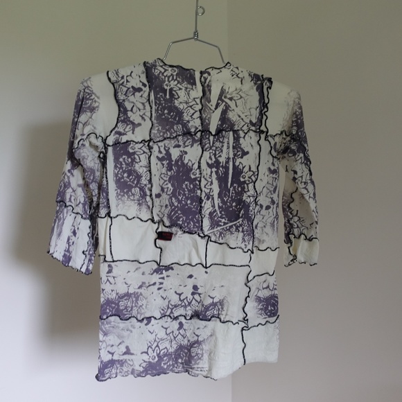 Exposed Hem Exposed Seam Kink Seam Cream Grey Black Lavender Stretchy Shirt - Picture 3 of 5